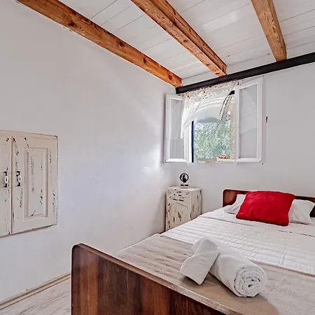 Authentic Stone House Piece Of Heaven