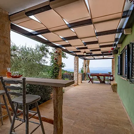 Vakantiehuis Authentic Stone House Piece Of Heaven