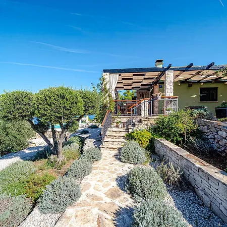 Feriehus Authentic Stone House Piece Of Heaven